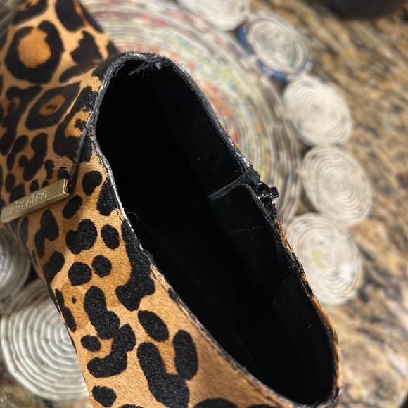 Calvin Klein booties size 6🖤🧡🖤 - Picture 9 of 11